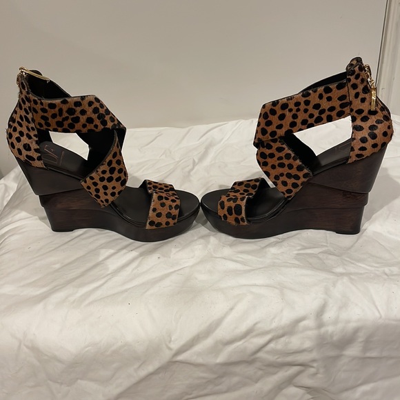 Diane Von Furstenburg ‘Opal’  Cheetah and wood wedge platform sandals size 6 - Picture 5 of 7